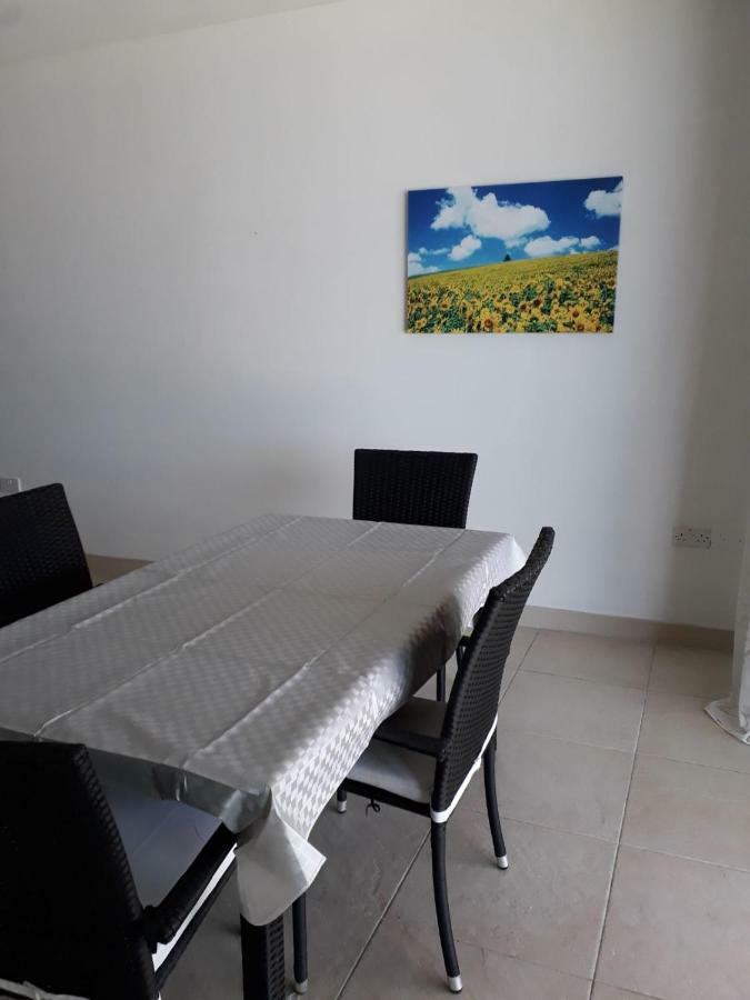 Criholiday Apartment Ghadira Bay Mellieha Bagian luar foto